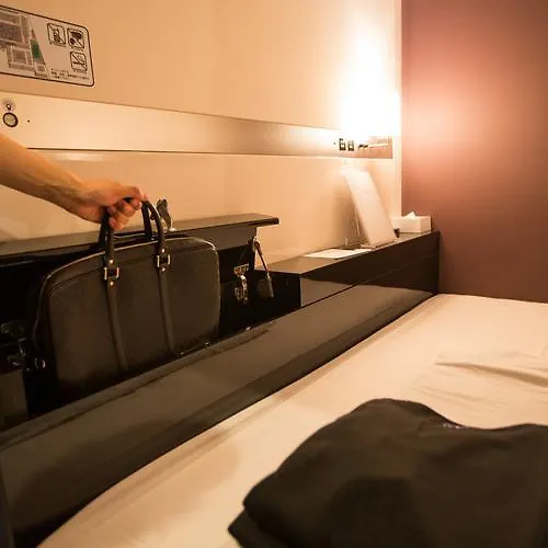 First Cabin Akasaka Tokio Hotel cápsula